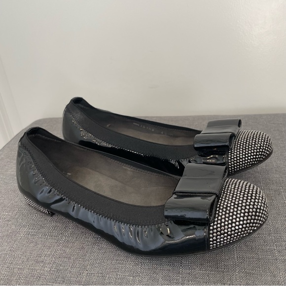STUART WEITZMAN Cabot Flats Patent Leather Bow Studded - Black Size 6.5 - Picture 5 of 9